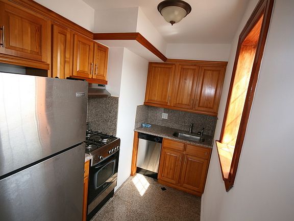 2nd image of 2534 36th St APT 3