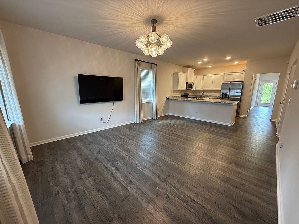 Living Dining Area