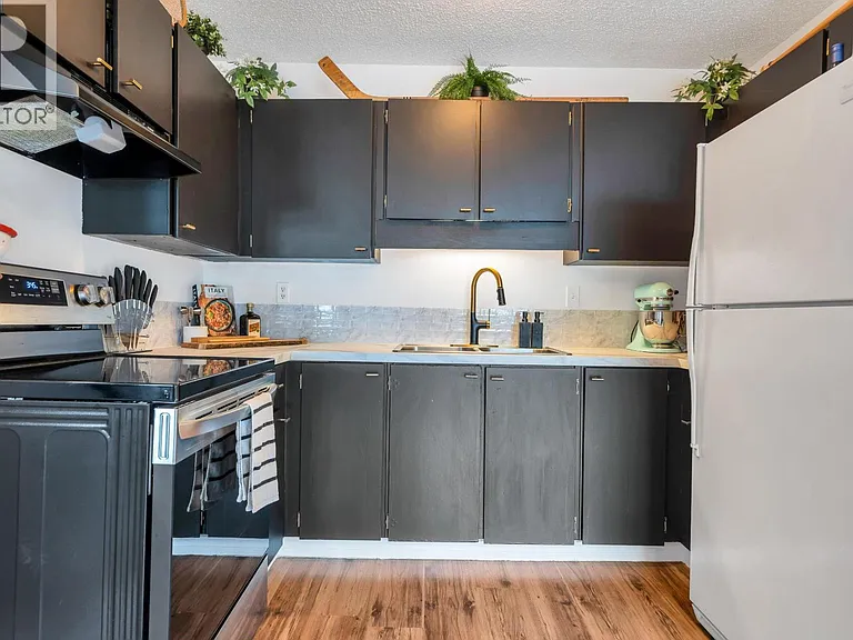 2055 Suffolk Ave #30 — Photo 9