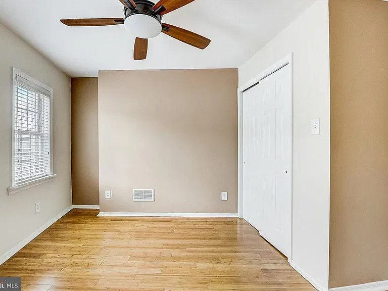 4447 Baker St — Photo 10