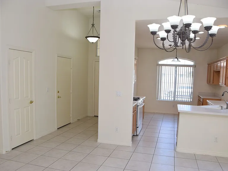 3847 Peachgate Ave — Photo 9