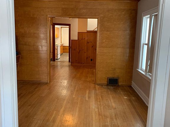 3rd image of 2044 Marlowe Ave