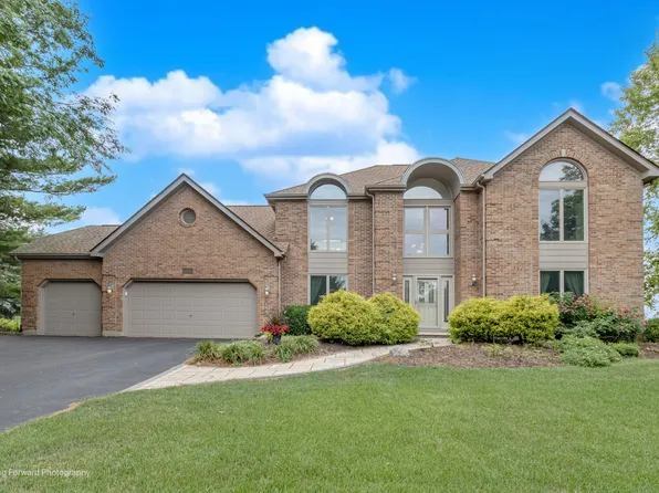 420 Fairway View Dr, Algonquin, IL 60102