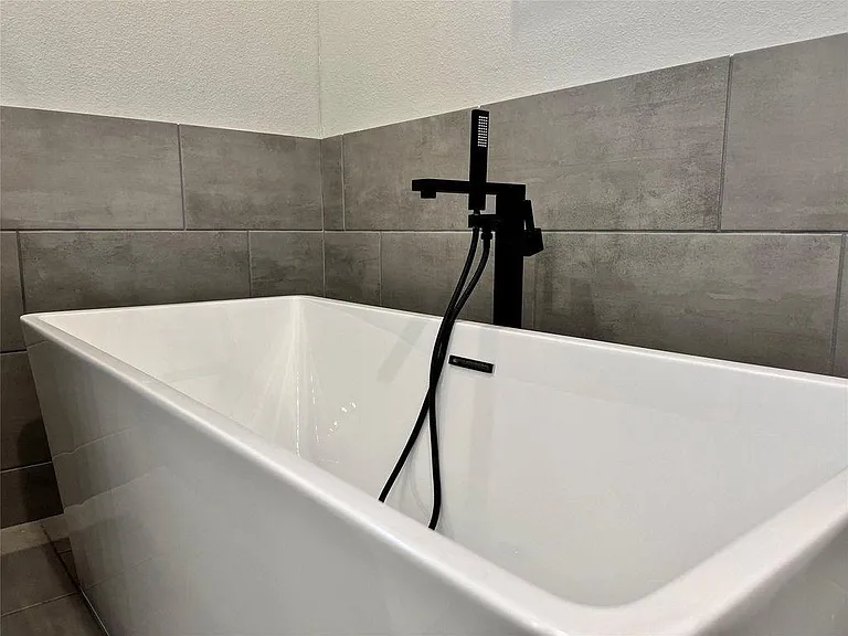 6712 Parker Oaks Ln — Photo 40