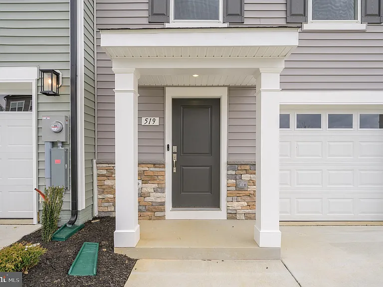519 Fontana Cir — Photo 4