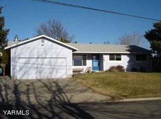 719 3rd Ave, Zillah, WA 98953