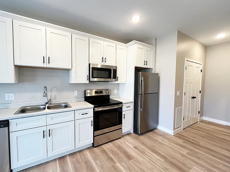 2325 Excel Dr — Photo 7