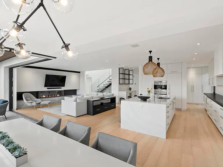 216 Ocean St — Photo 28
