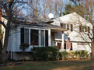51 Jerome Dr, Glen Cove, NY