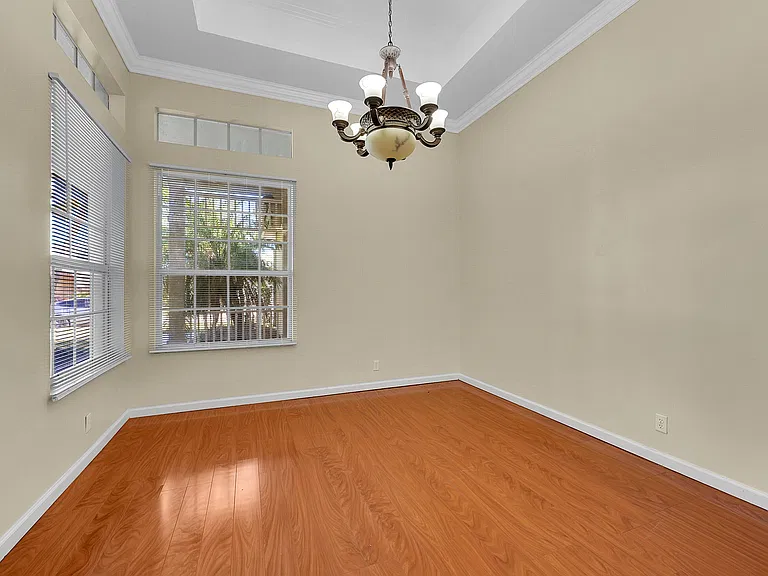 211 NW Pleasant Grove Way — Photo 17