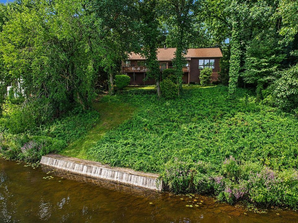 1st image of 9808 Oak Forest Cir