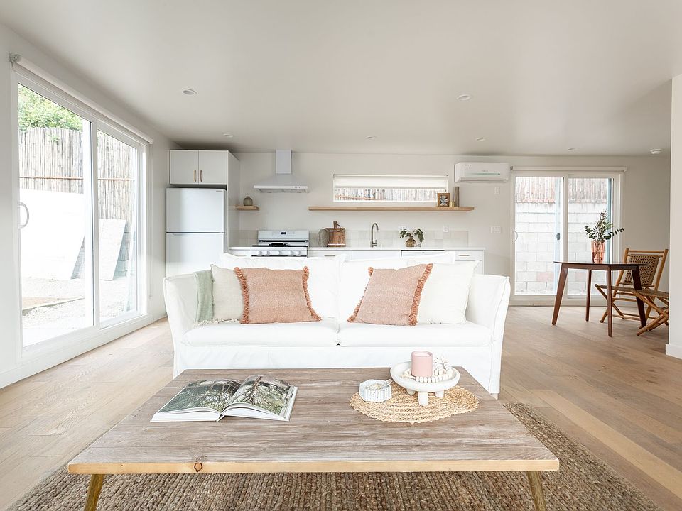 1st image of 3611 Bellevue Ave #3615-3/4