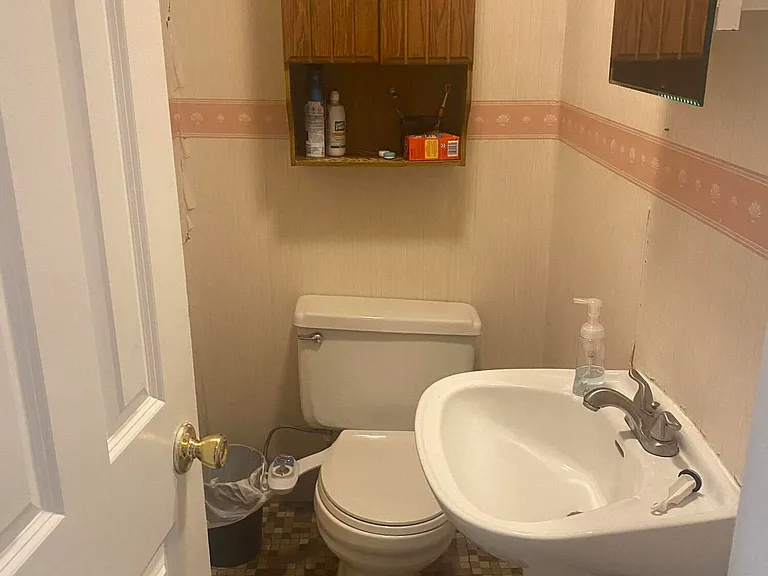 313 Yorke Ave — Photo 13