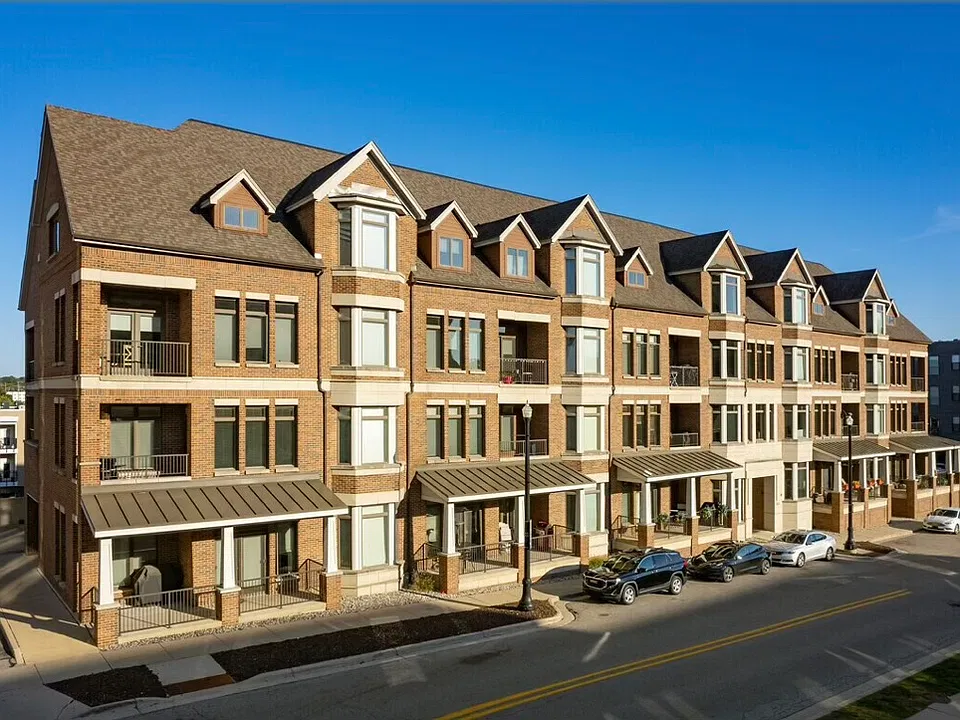 430 Union Ave NE #201