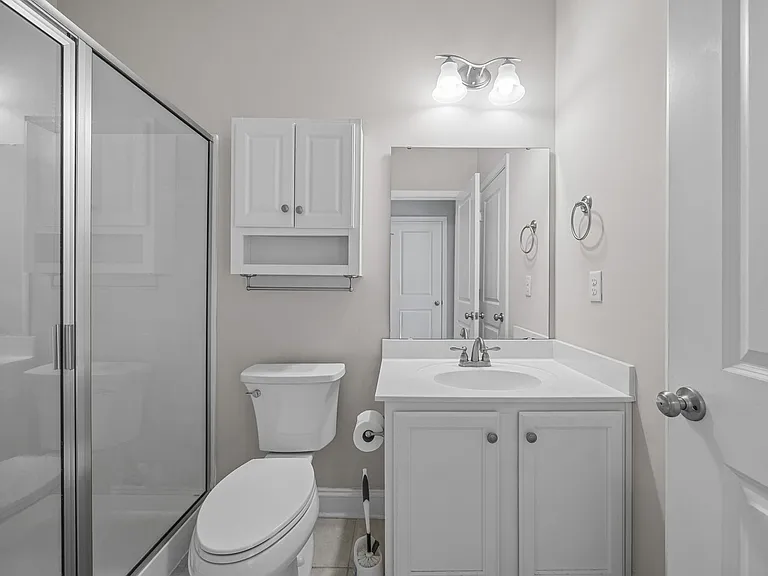4 Tatum Ln — Photo 34