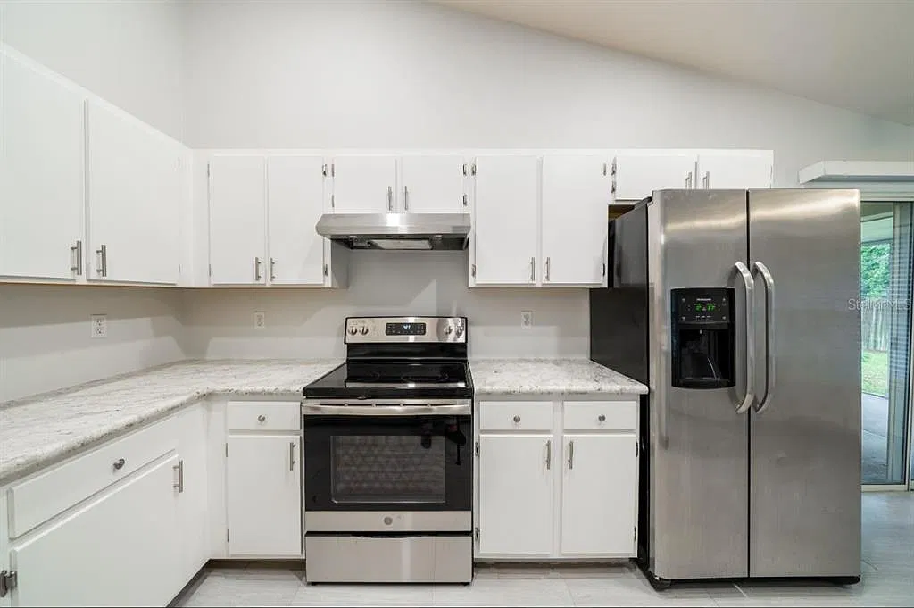 3 bed, 2.0 bath, 1558 sqft, $2,500 — Photo 4