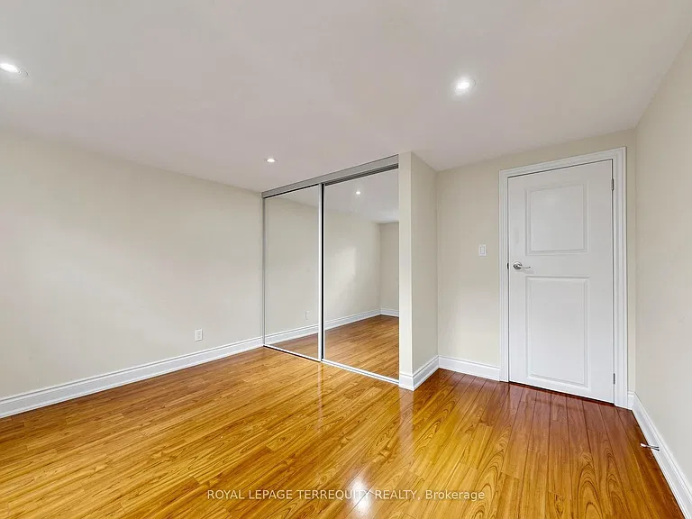 14 Hedges Blvd #LOWER — Photo 18