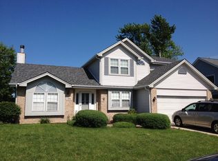 380 Regency Ct, Aurora, IL 60504