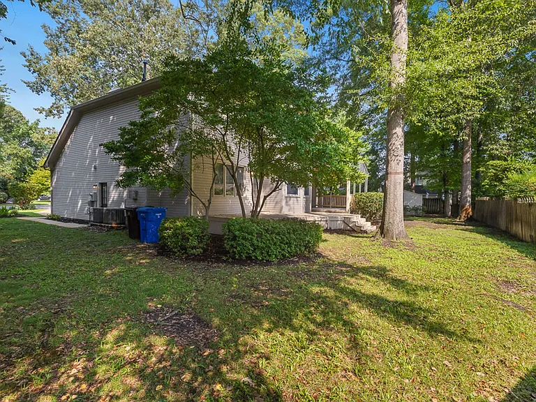 501 Asbury Ct — Photo 43