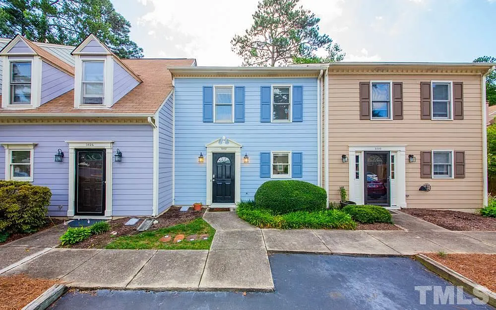 3 bed, 2.5 bath, 1252 sqft, $1,700 — Photo 1