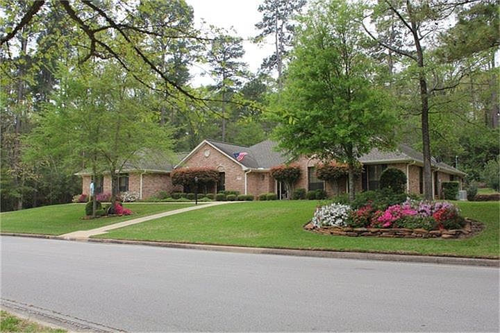 1st image of 241 Broadmoor Dr