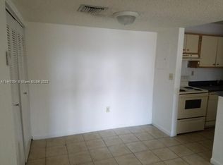 7220 NW 179th St APT 303, Hialeah, FL 33015