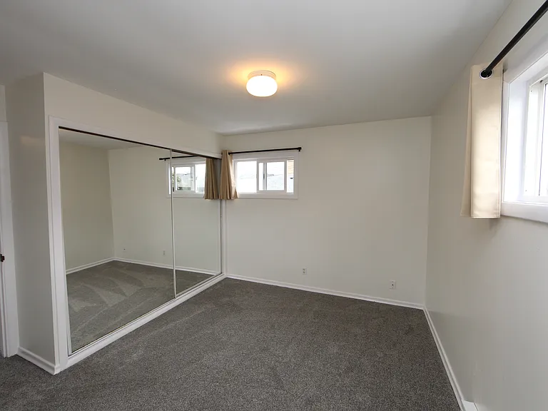 205 W 2nd St #6 — Photo 23