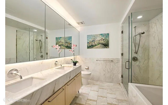 Rented by Douglas Elliman | media 26