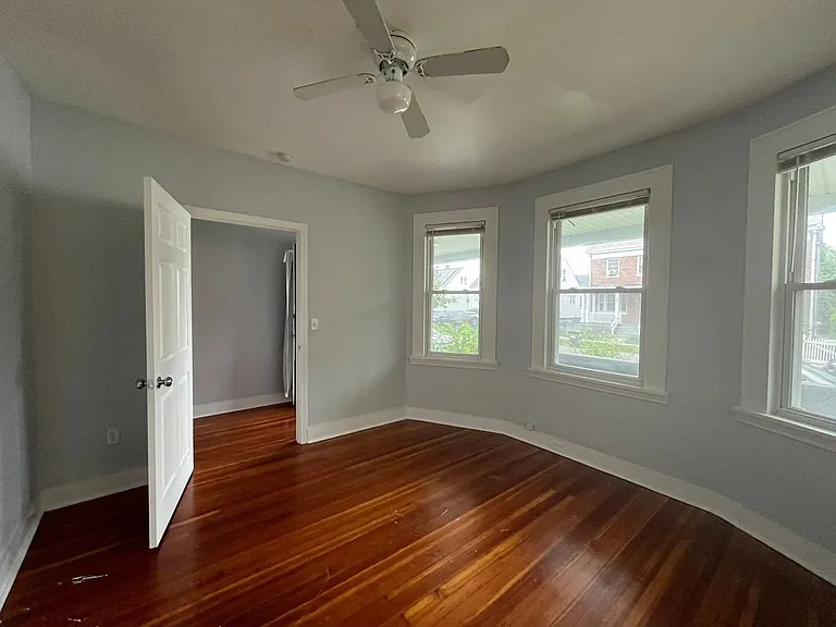 415 Willow St — Photo 5