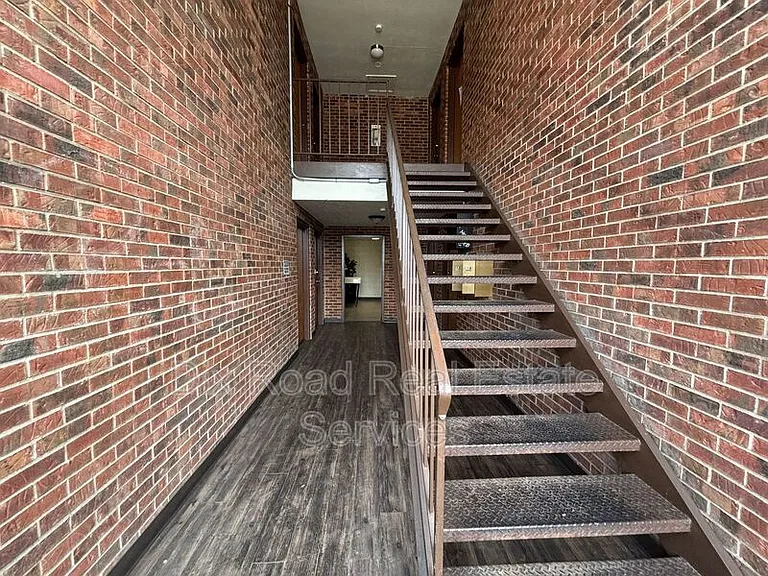 739 Trumbull St #15 — Photo 3