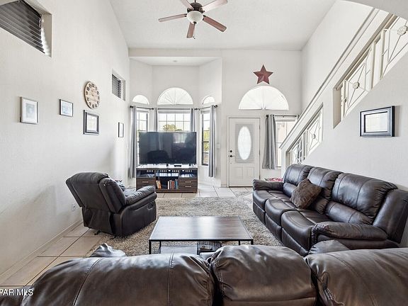 2nd image of 10482 Bain Pl