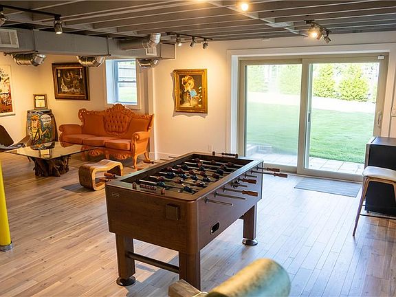 3rd image of 15590 Thompson Rd