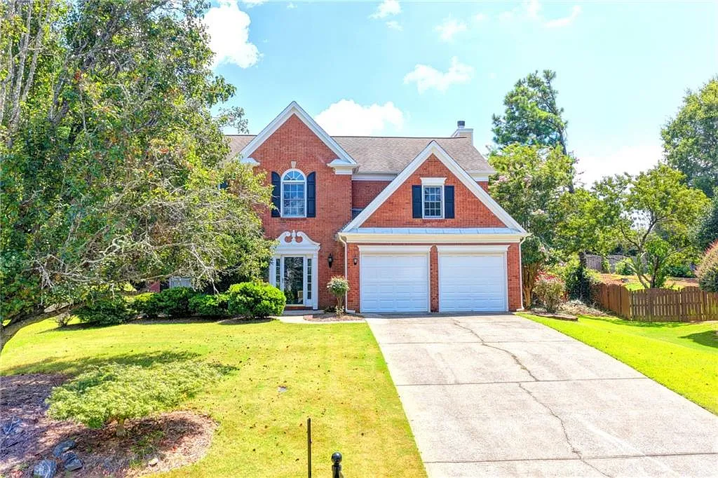 4 bed, 2.5 bath, 2360 sqft, $3,000 — Photo 1