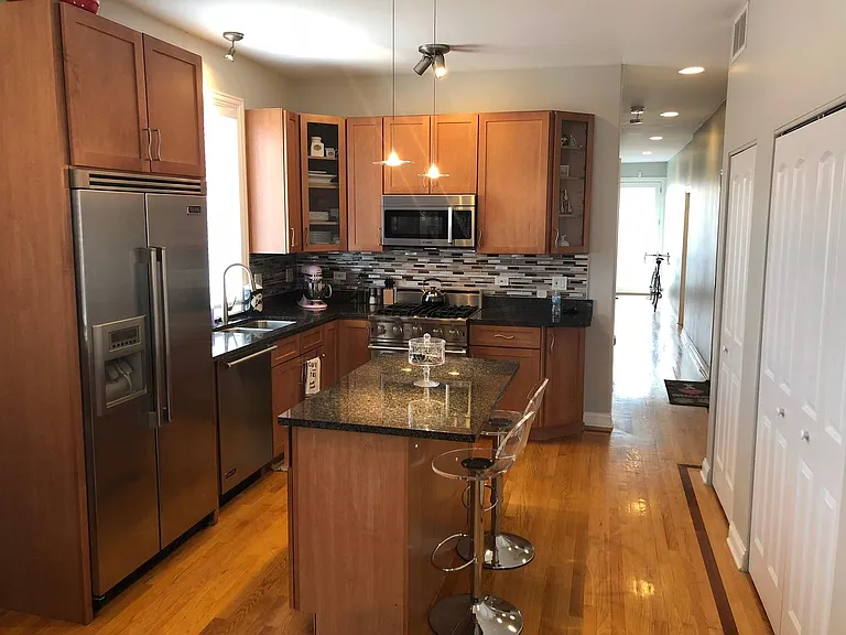 2250 W Chicago Ave #203 — Photo 2