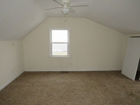 4th image of 347 Clark St
