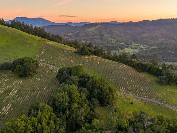3rd image of 2155 Calistoga Road