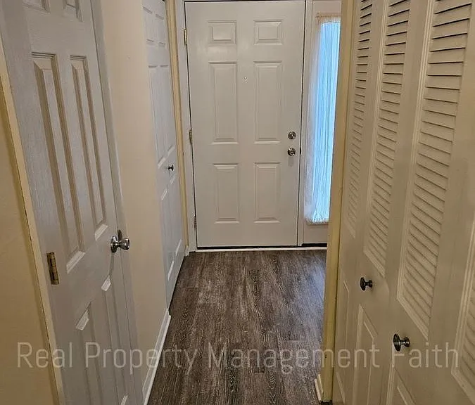 14 Greenwood Trl N — Photo 2