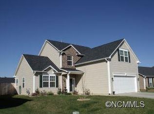 41 W Alligator Dr, Fletcher, NC 28732