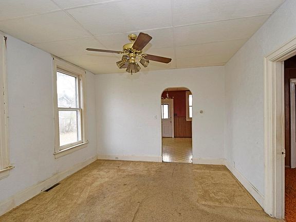 4th image of 431 Belle Ave