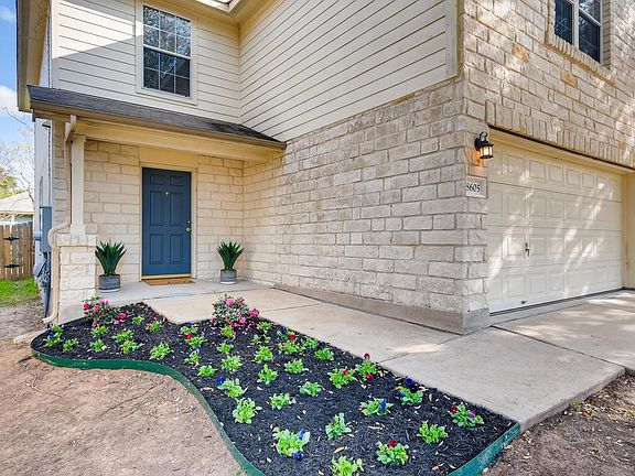3rd image of 8605 Davis Oaks Trl