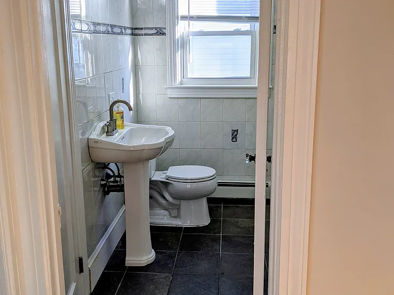 324 Auburn St #324 — Photo 9