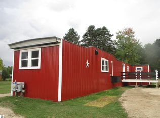 1053 Duquesa Dr, Weidman, MI 48893