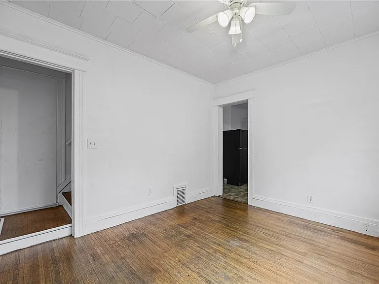 98 Ackerman St — Photo 9
