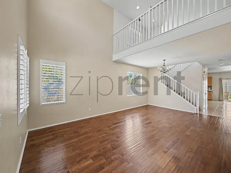 294 Kieswetter St — Photo 9