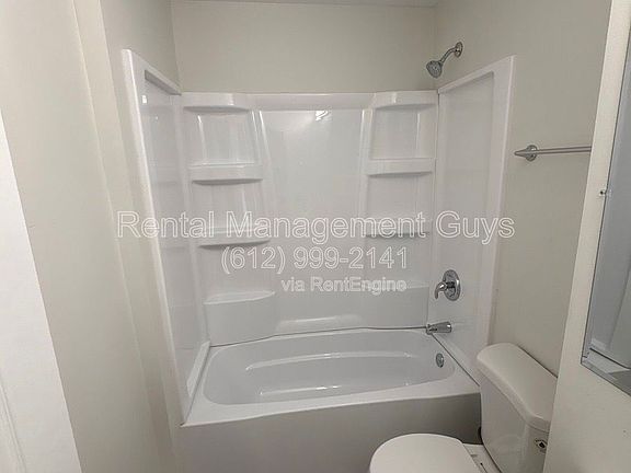 4th image of 2631 Girard Ave N #1