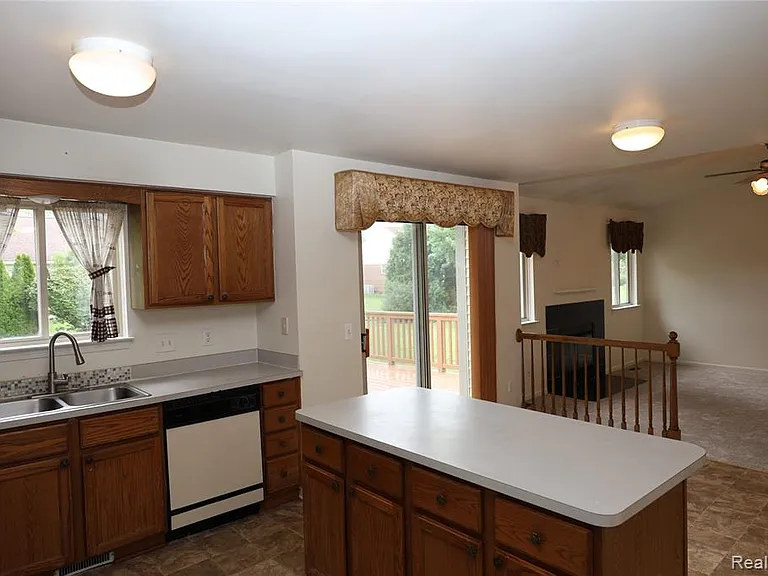 3361 Milcroft Ct — Photo 36