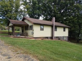 1206 Venable Rd, Pilot Mountain, NC 27041