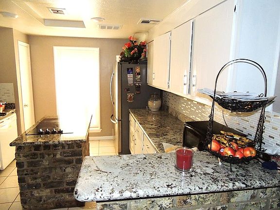 4th image of 7018 Woodfern Dr