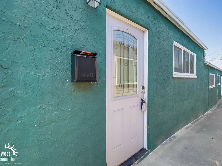 4342-4344 Temecula St — Photo 3