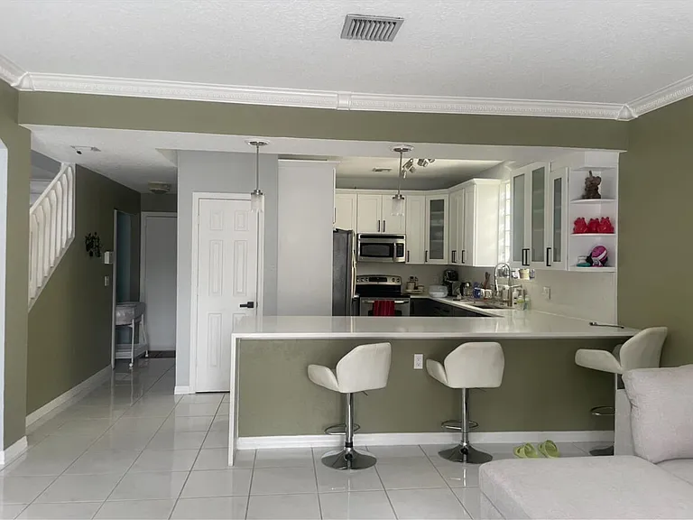 4251 Pine Hollow Cir — Photo 3